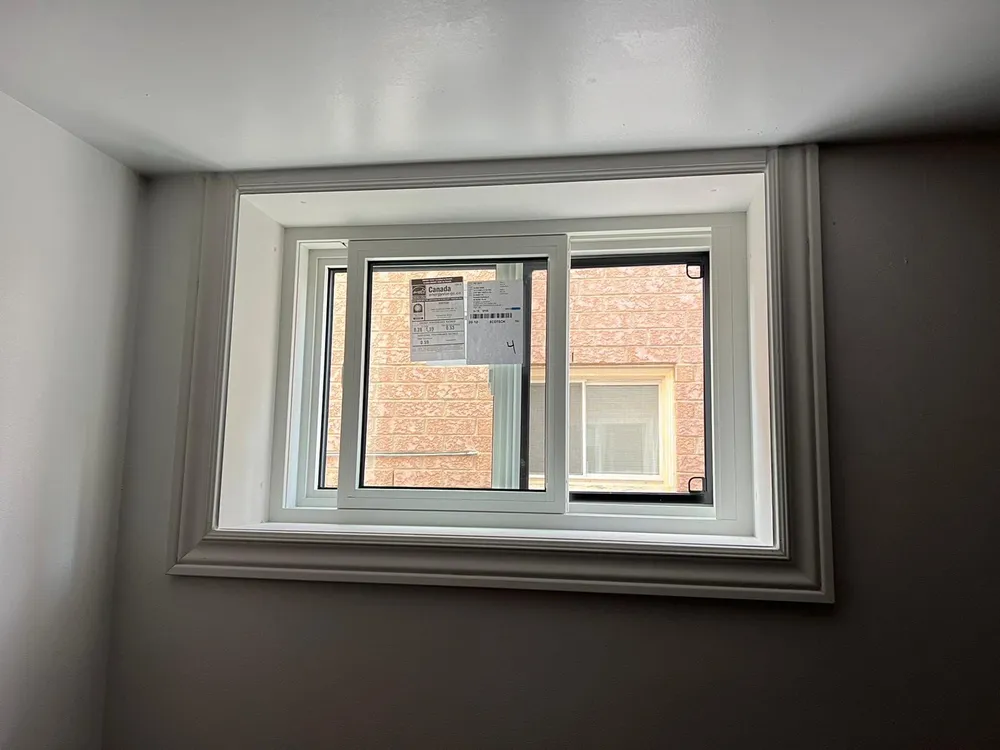 SS4500 Sliding Window - Horizontal slider mechanism showing how the window panels slide